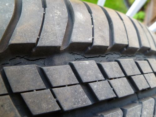 what-you-should-know-about-weather-cracking-dry-rot-in-tires-blog